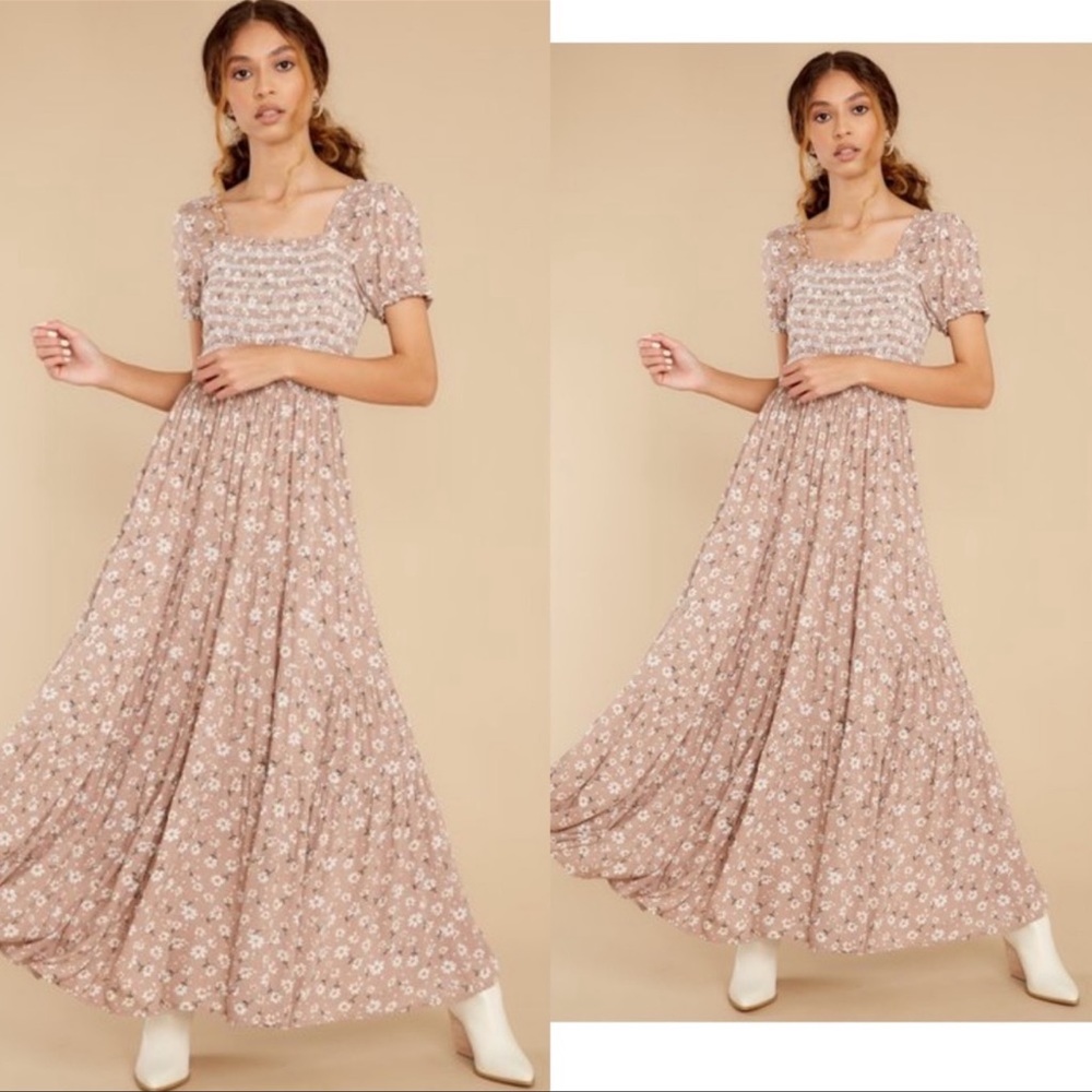 Storia Floral Maxi Dress in Beige and White
